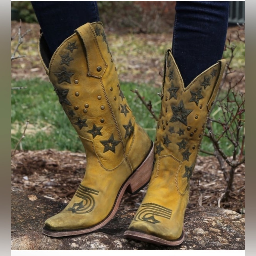 Liberty Black Vegas Soleil western stars embroidered studed leather  boots 6.5